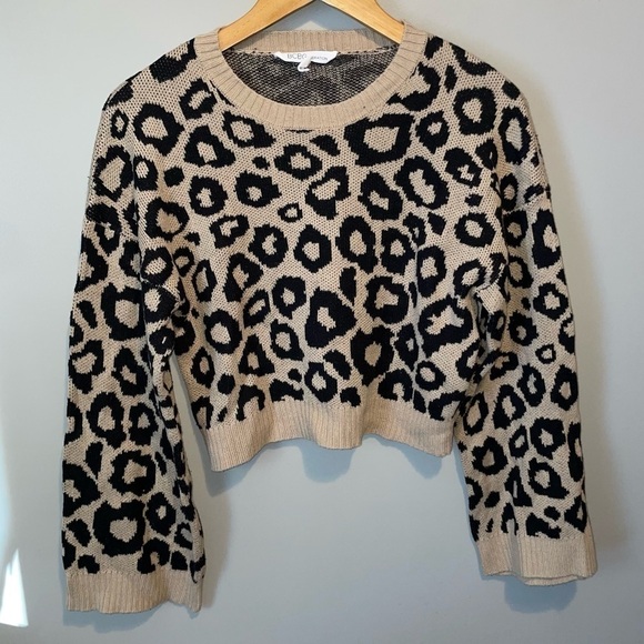 BCBG Generation Cropped Leopard Print Sweater - Picture 1 of 7